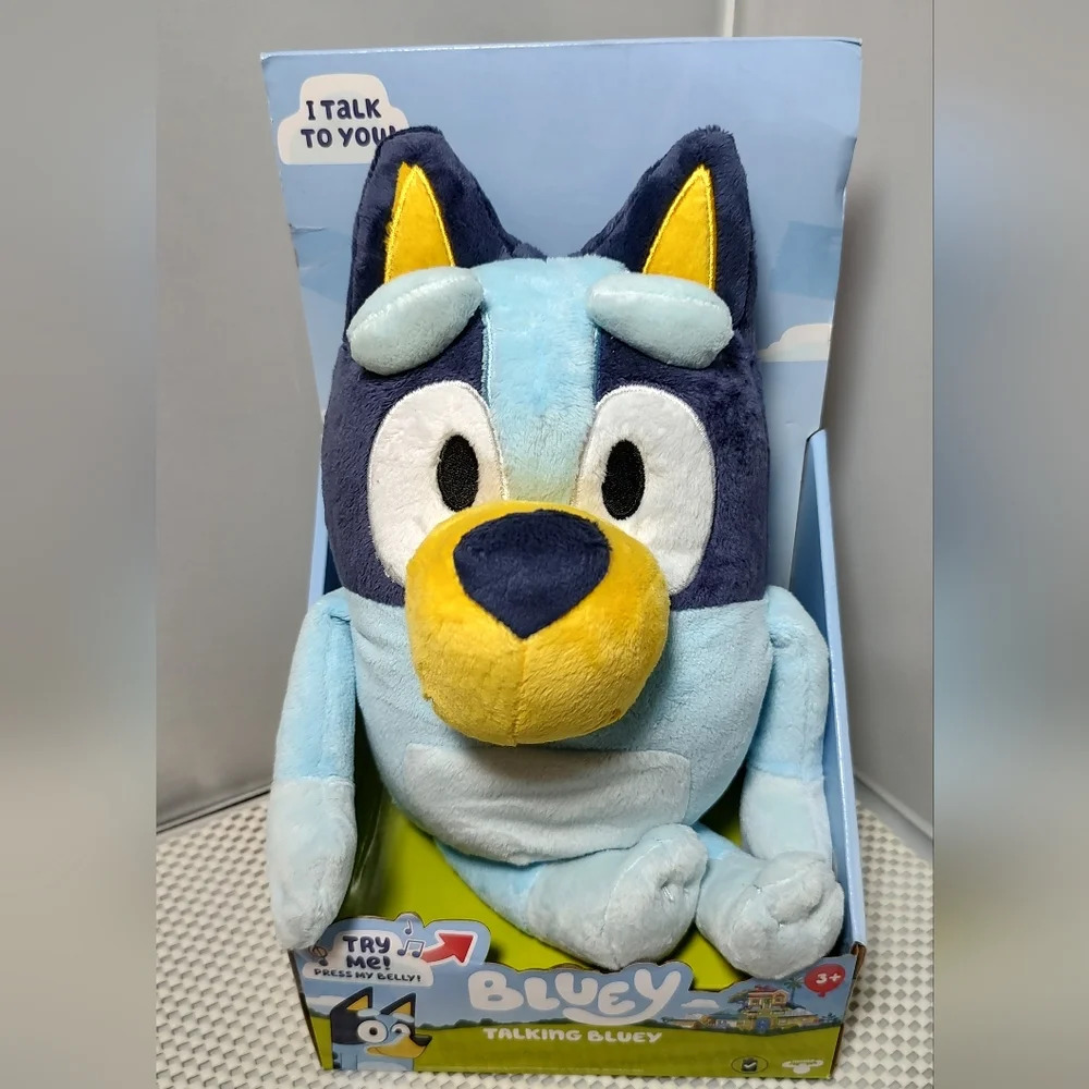 Bluey 13 inch Talking Bluey Plush 9 phrases NWT